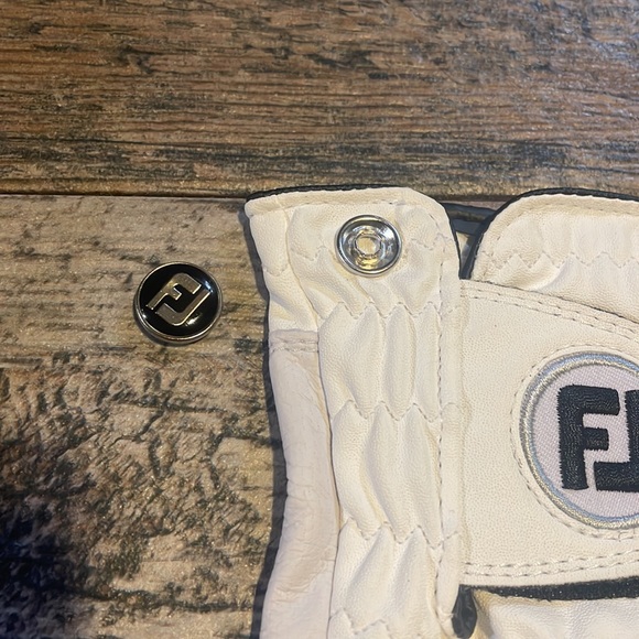 FJ Weathersof Men’s Right hand. Size Medium. - Picture 9 of 9